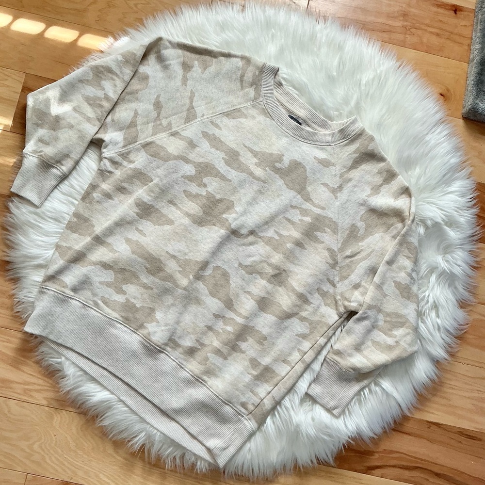 Aerie Women's Camouflage Sweatshirt - Cream and Tan Size Small